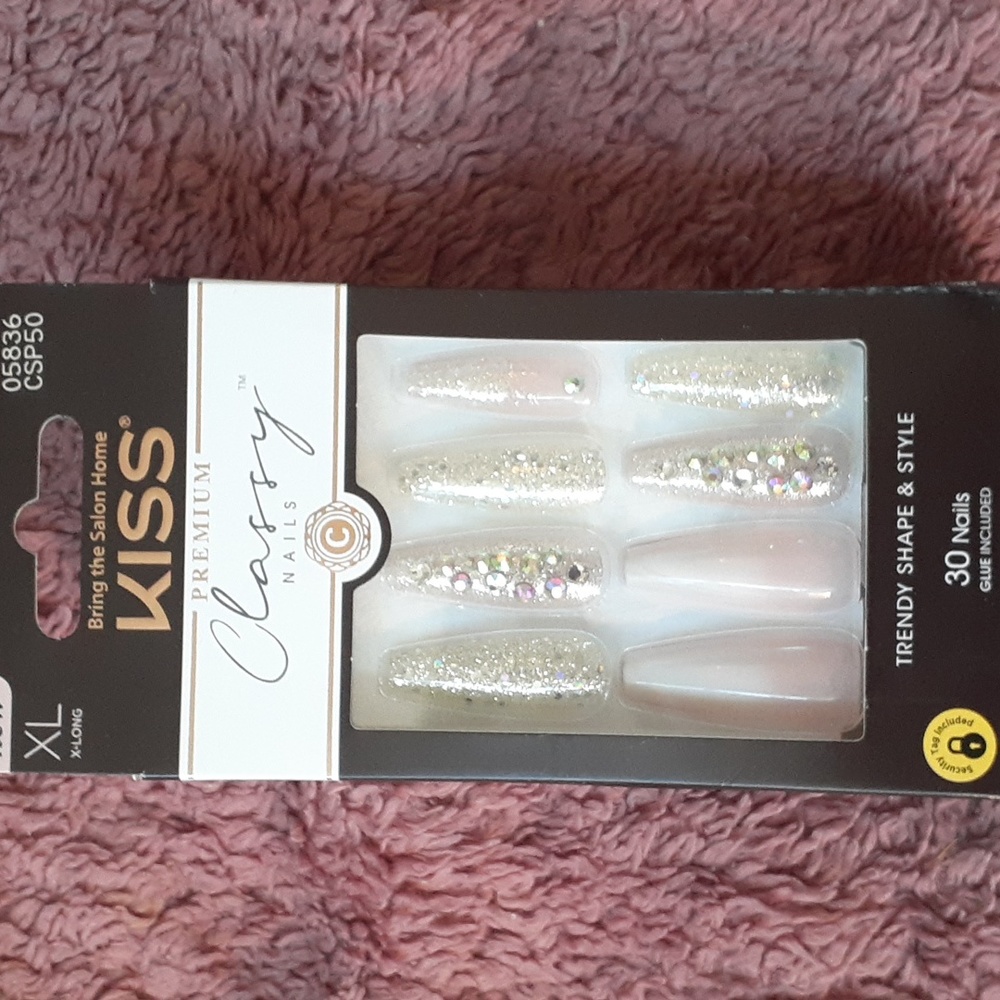 Brand New KISS CLASSY False Nails-XL